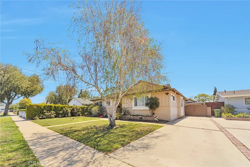 23032 Mobile Street, West Hills, CA 91307