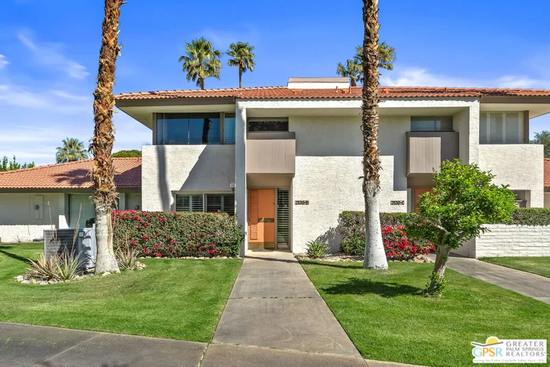 2530 N Whitewater Club Drive D, Palm Springs, CA 92262