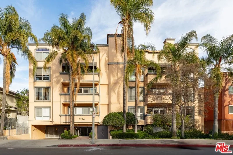 5224 Zelzah Avenue 303, Encino, CA 91316