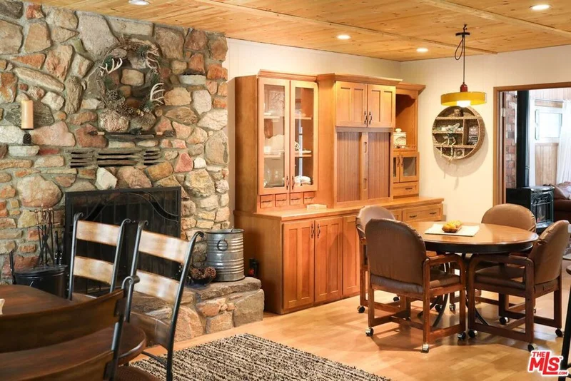52521 Pine Ridge Road photo 2