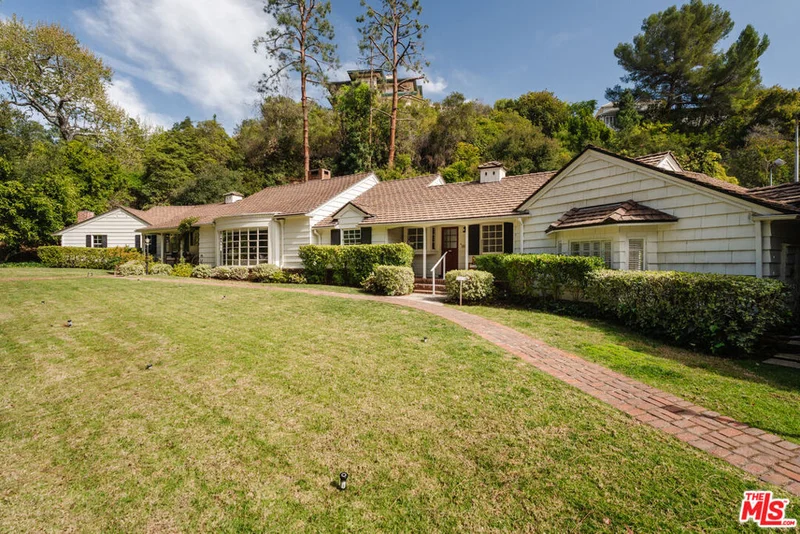 1126 Coldwater Canyon Drive, Beverly Hills, CA 90210