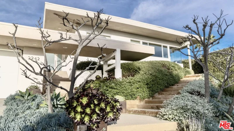 2242 Westridge Road, Los Angeles, CA 90049