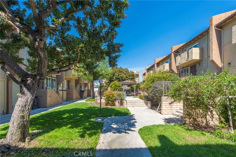 2254 Gaviota Avenue 17, Signal Hill, CA 90755