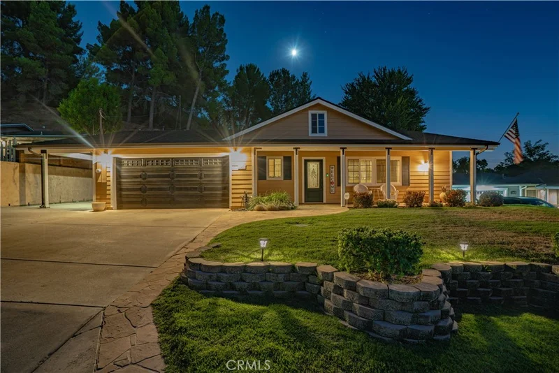 22422 Los Rogues Dr, Saugus, CA 91350