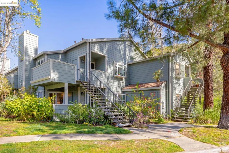 770 Canyon Oaks Drive D, Oakland, CA 94605