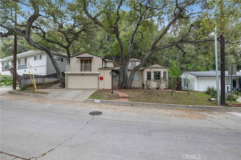 1854 Los Encinos Avenue, Glendale, CA 91208