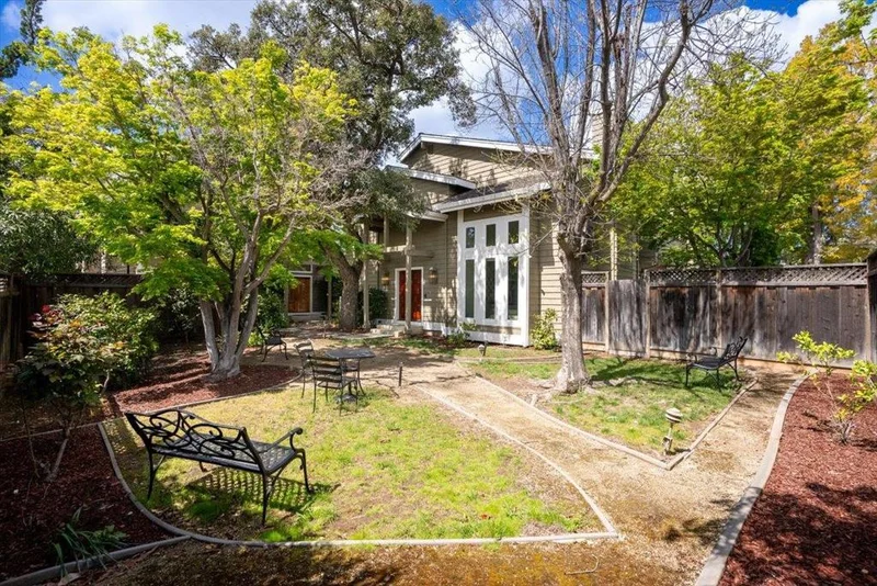 10202 Vista Drive, Cupertino, CA 95014