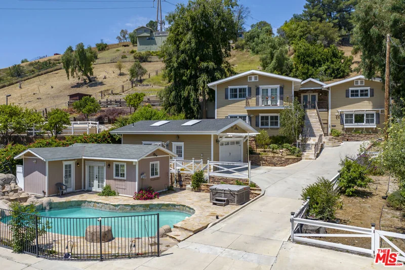 10307 Johanna Avenue, Sunland, CA 91040