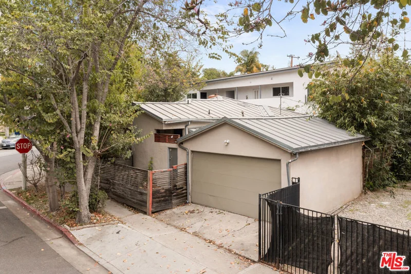8576 Rugby Drive, West Hollywood, CA 90069