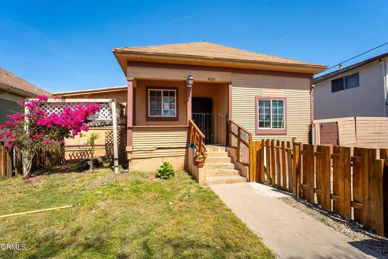 425 W 1st Street, Oxnard, CA 93030