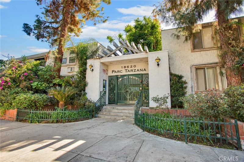 18620 Hatteras Street 114, Tarzana, CA 91356