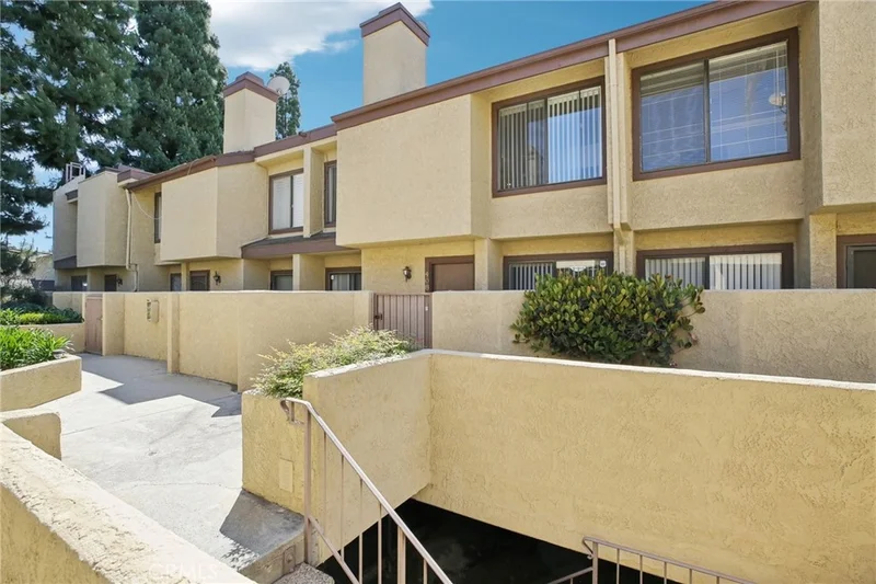 849 E Victoria Street 408, Carson, CA 90746
