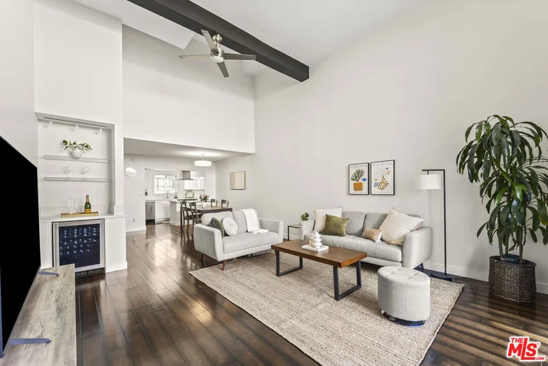 254 S Hobart Boulevard 2, Los Angeles, CA 90004