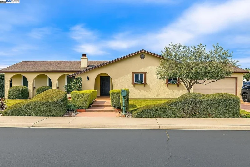 1237 Valeriewood Way, Modesto, CA 95355