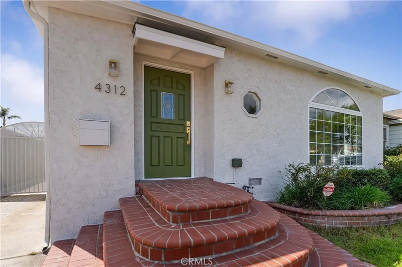 4312 W 58th Place, Los Angeles, CA 90043