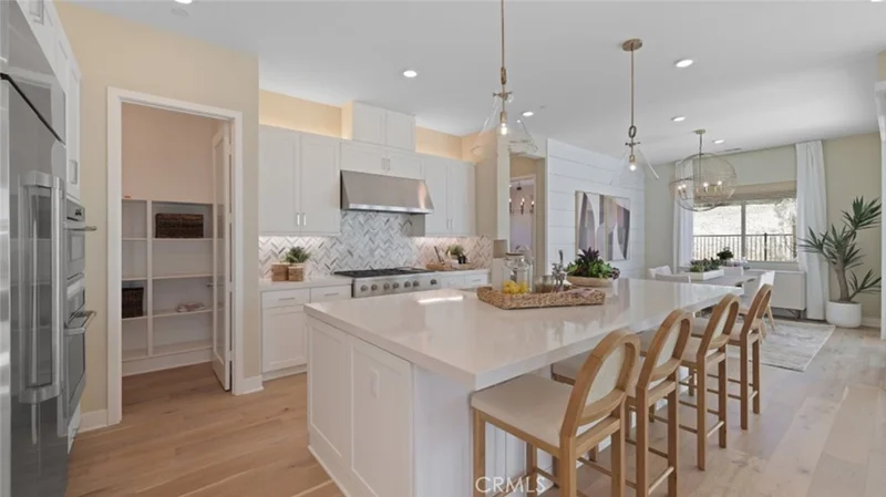 29362 Via Diamante, Valencia, CA 91354