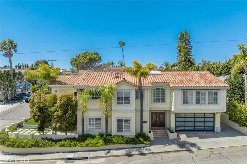1161 8th Street, Manhattan Beach, CA 90266