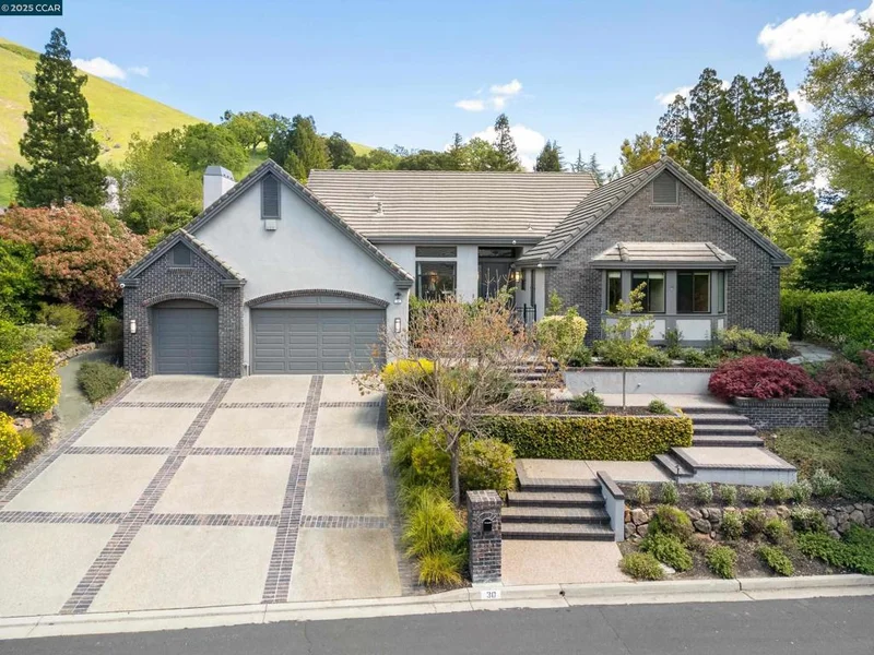30 Oak Trail Court, Alamo, CA 94507