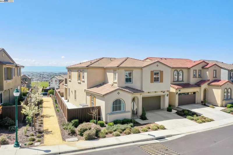 29761 Cantera Dr, Hayward, CA 94544