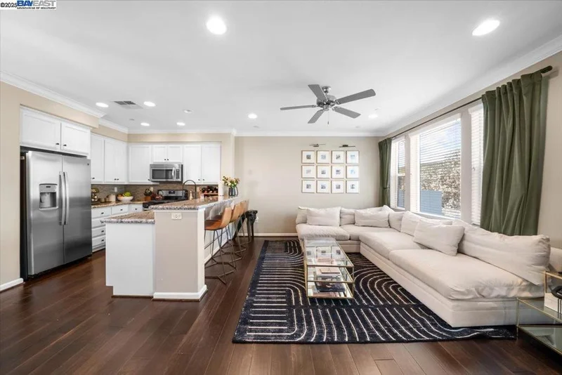 118 Selby Ln 10, Livermore, CA 94551