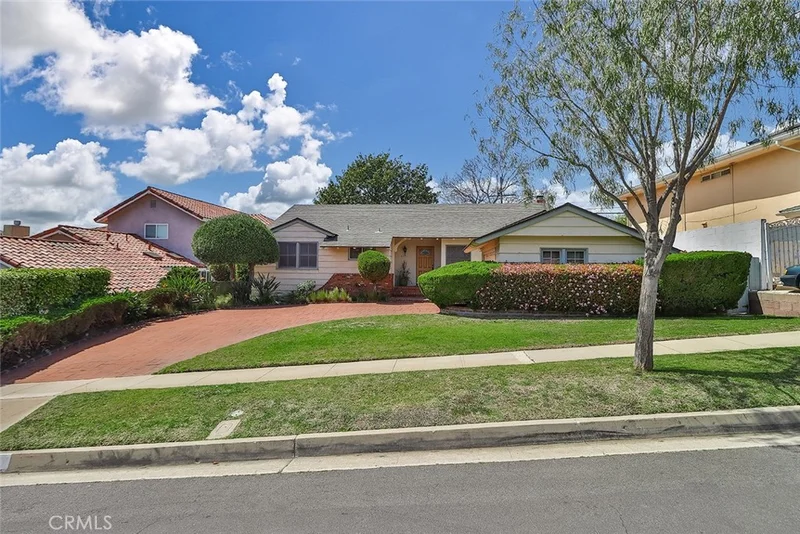 5511 S Corning Avenue, Los Angeles, CA 90056