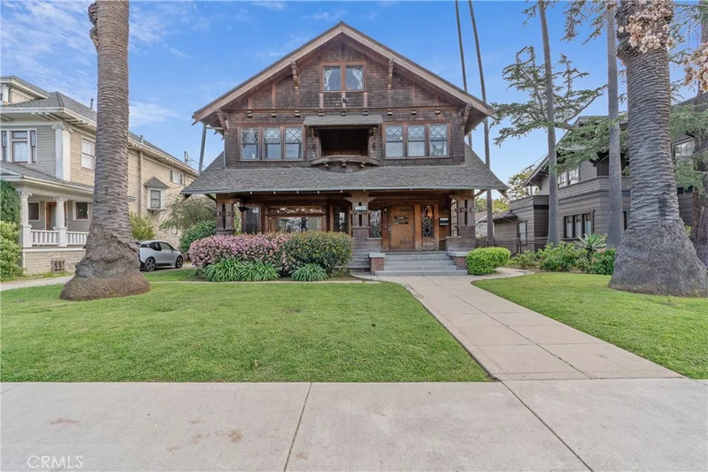 2280 W 24th Street, Los Angeles, CA 90018