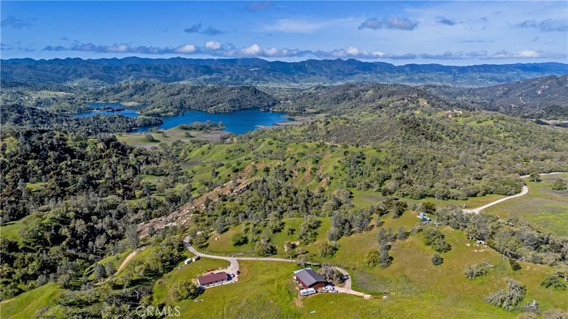 4235 Vista Del Lago, Santa Margarita, CA 93453