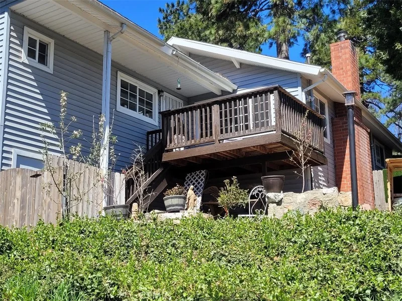 22738 Valley View Drive, Crestline, CA 92325