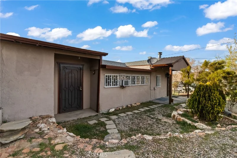 511 Piute Avenue, Johannesburg, CA 93528