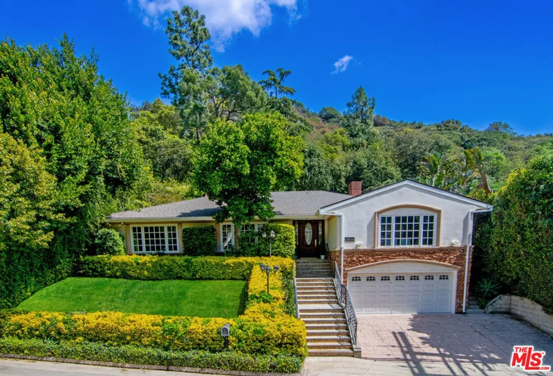 2260 Bowmont Drive, Beverly Hills, CA 90210