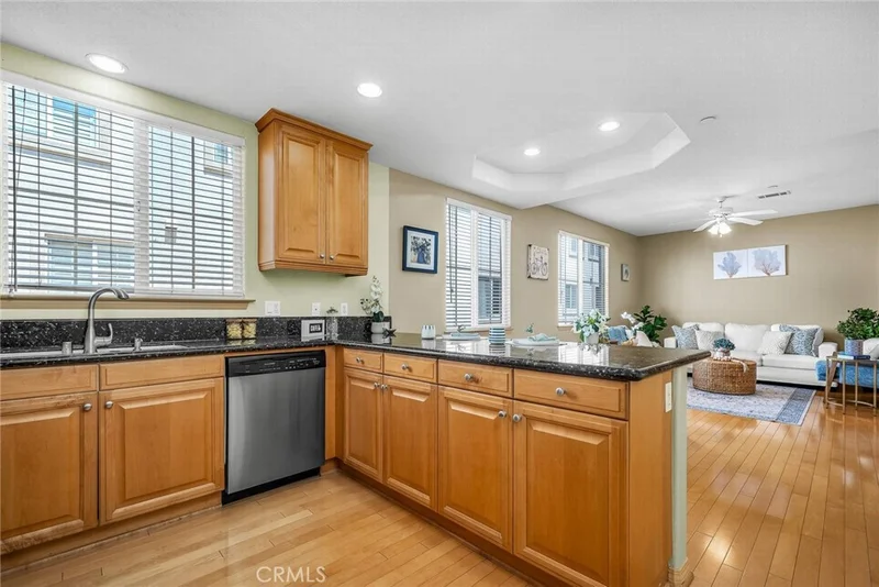632 Meyer Lane Lane B, Redondo Beach, CA 90278