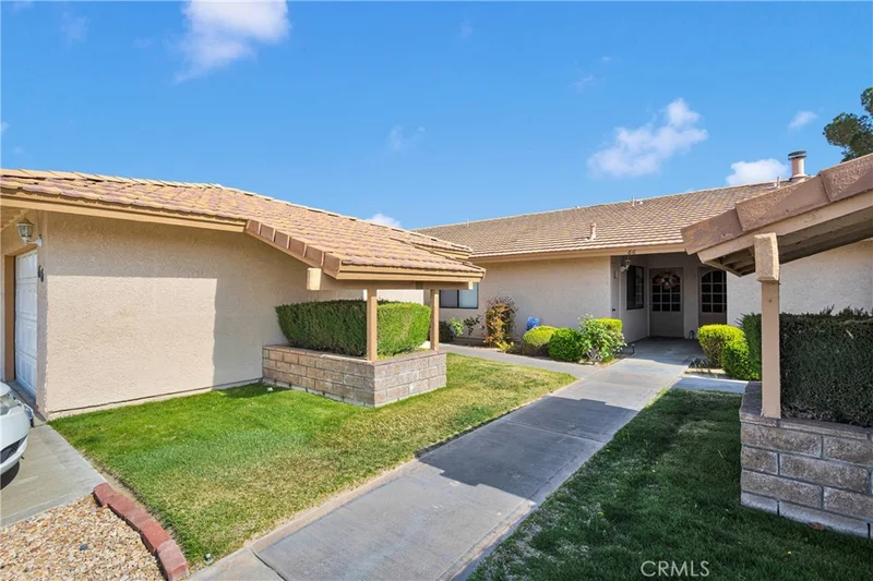 27535 Lakeview Drive 65, Helendale, CA 92342