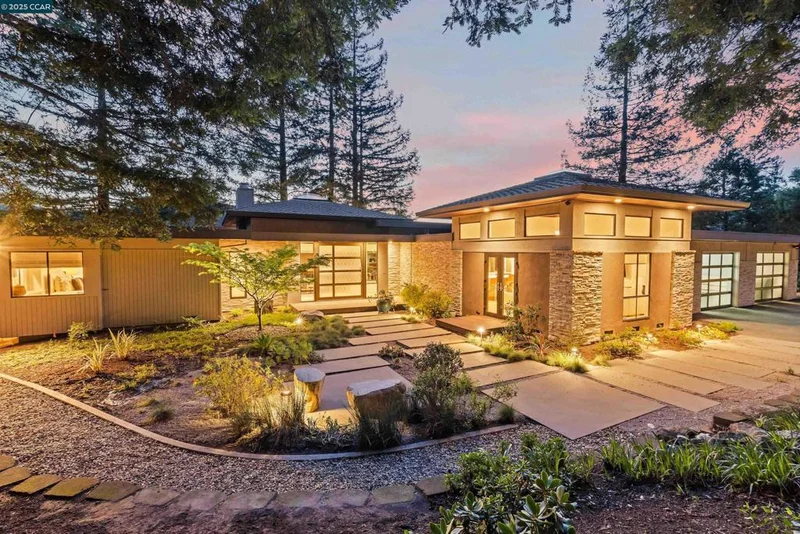 77 Estates Dr, Orinda, CA 94563