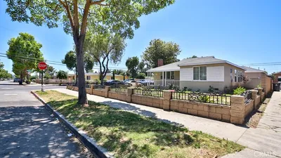 1246 S Baker Street photo 2