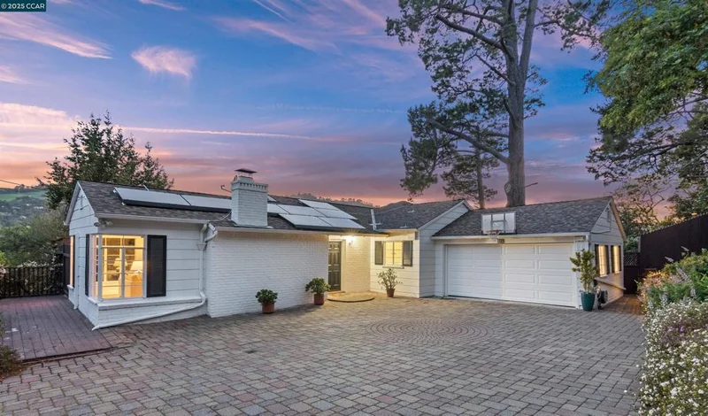 118 Camino Don Miguel, Orinda, CA 94563
