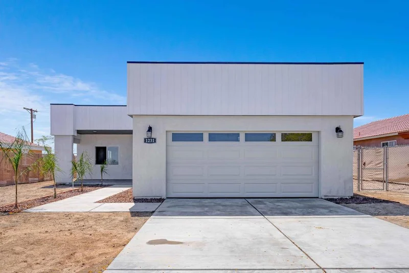 1231 Roselle Avenue, Thermal, CA 92274