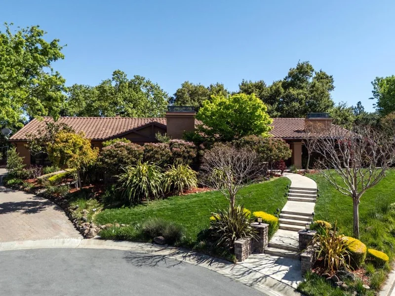 18500 Aquino Way, Saratoga, CA 95070