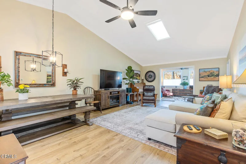 42113 Village 42, Camarillo, CA 93012