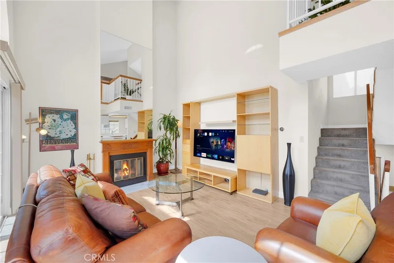 871 Lucerne 1, Los Angeles, CA 90005