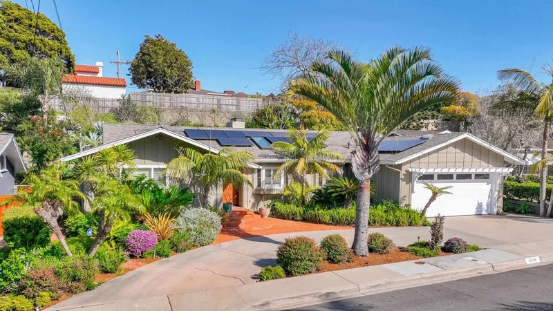 1049 Albion, San Diego, CA 92106
