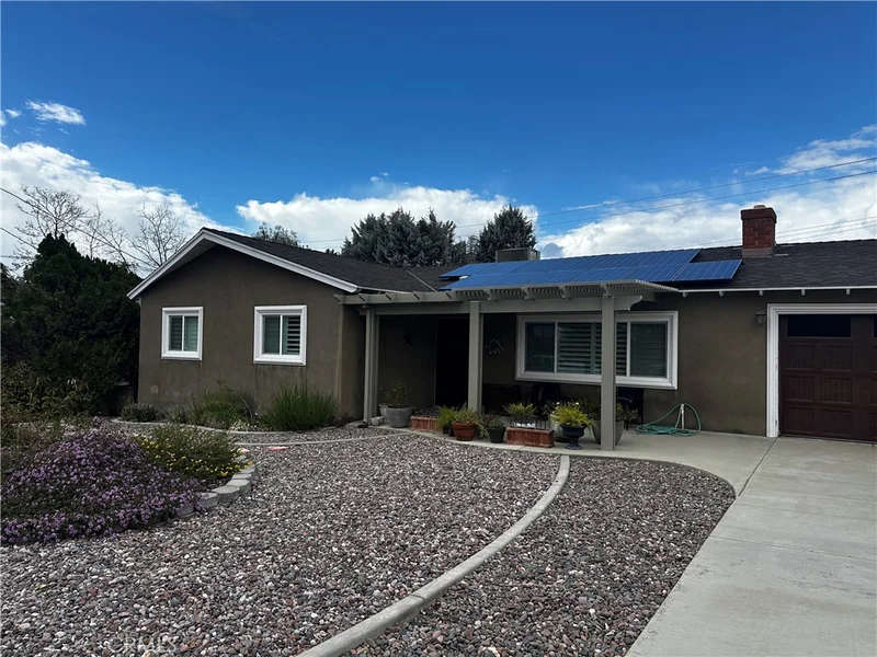 226 E Avenue L, Calimesa, CA 92320