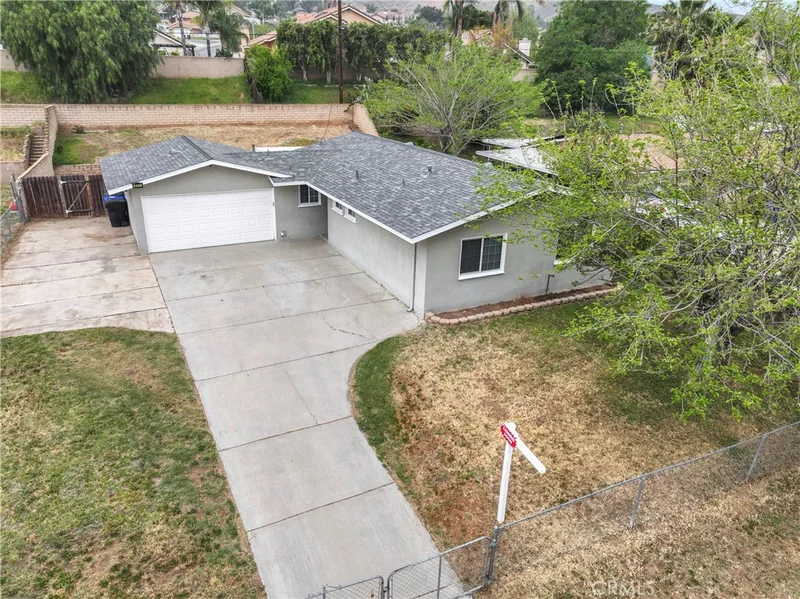 4111 Estrada Drive, Jurupa Valley, CA 92509