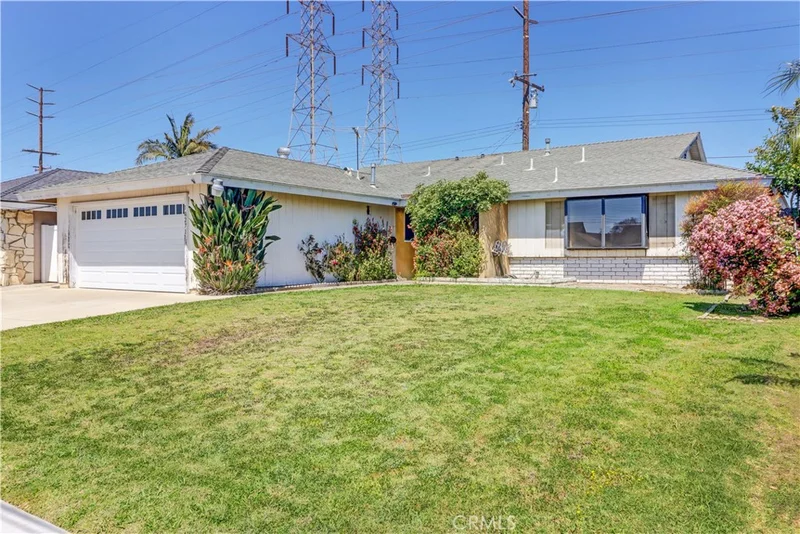 10271 Kamuela Drive, Huntington Beach, CA 92646