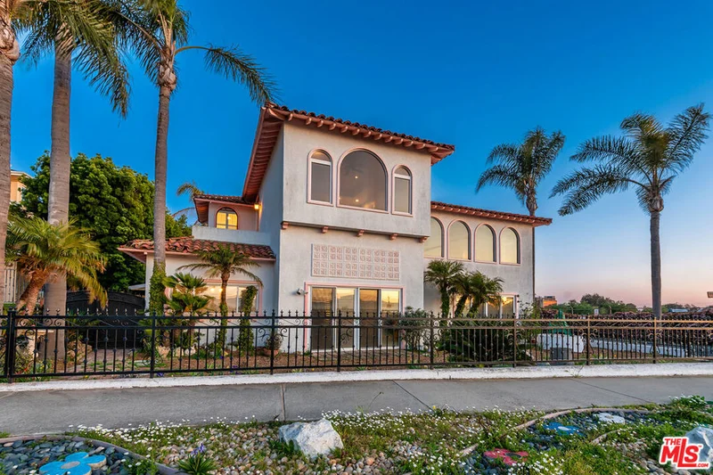 7850 Zayanta Drive, Playa Del Rey, CA 90293