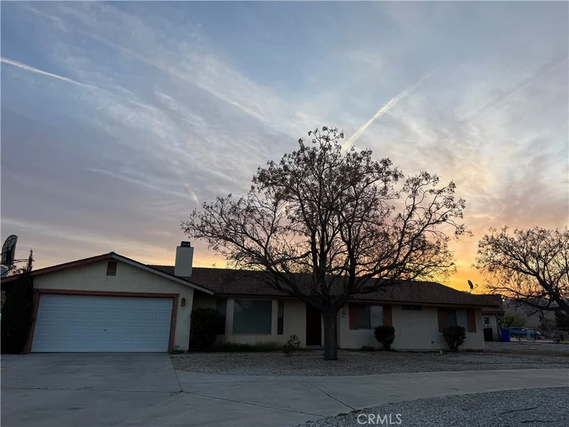 22806 Powhatan Road, Apple Valley, CA 92308