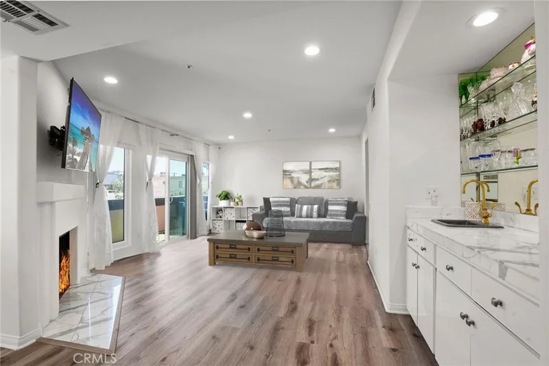 5224 Zelzah Avenue 108, Encino, CA 91316