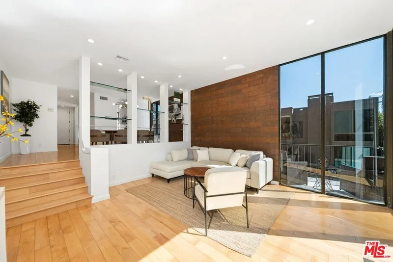 1033 Carol Drive 101, West Hollywood, CA 90069