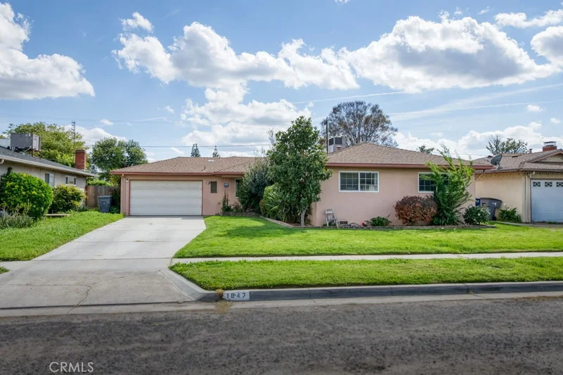 1847 W Homan Avenue, Fresno, CA 93705