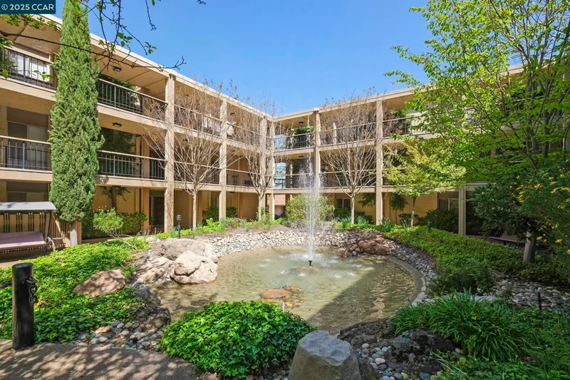 1129 Avenida Sevilla 6C, Walnut Creek, CA 94595