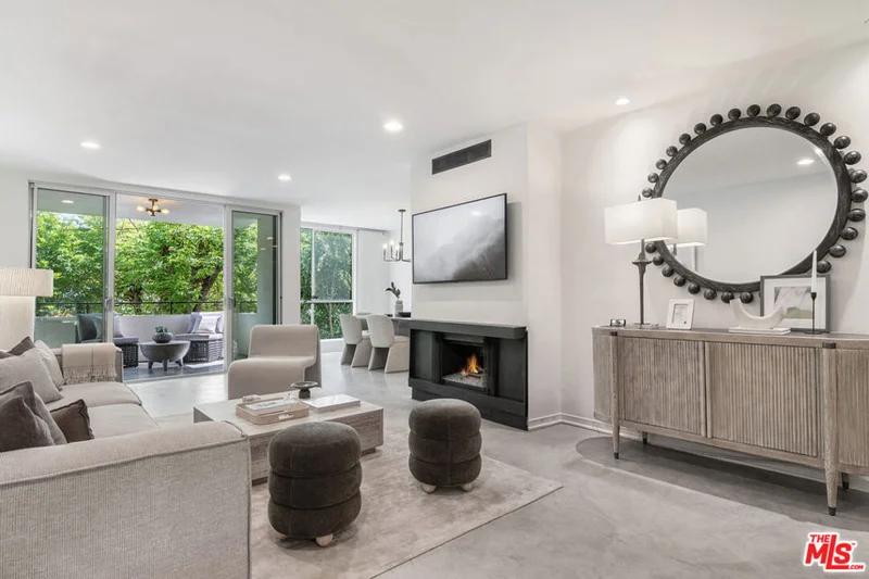 1010 N Kings Road 314, West Hollywood, CA 90069
